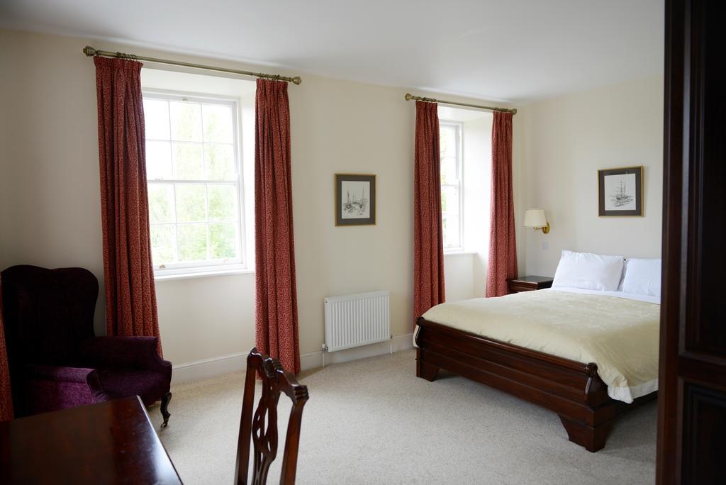 Ashbrook Arms Townhouse And Restaurant Hotel Durrow Exterior photo